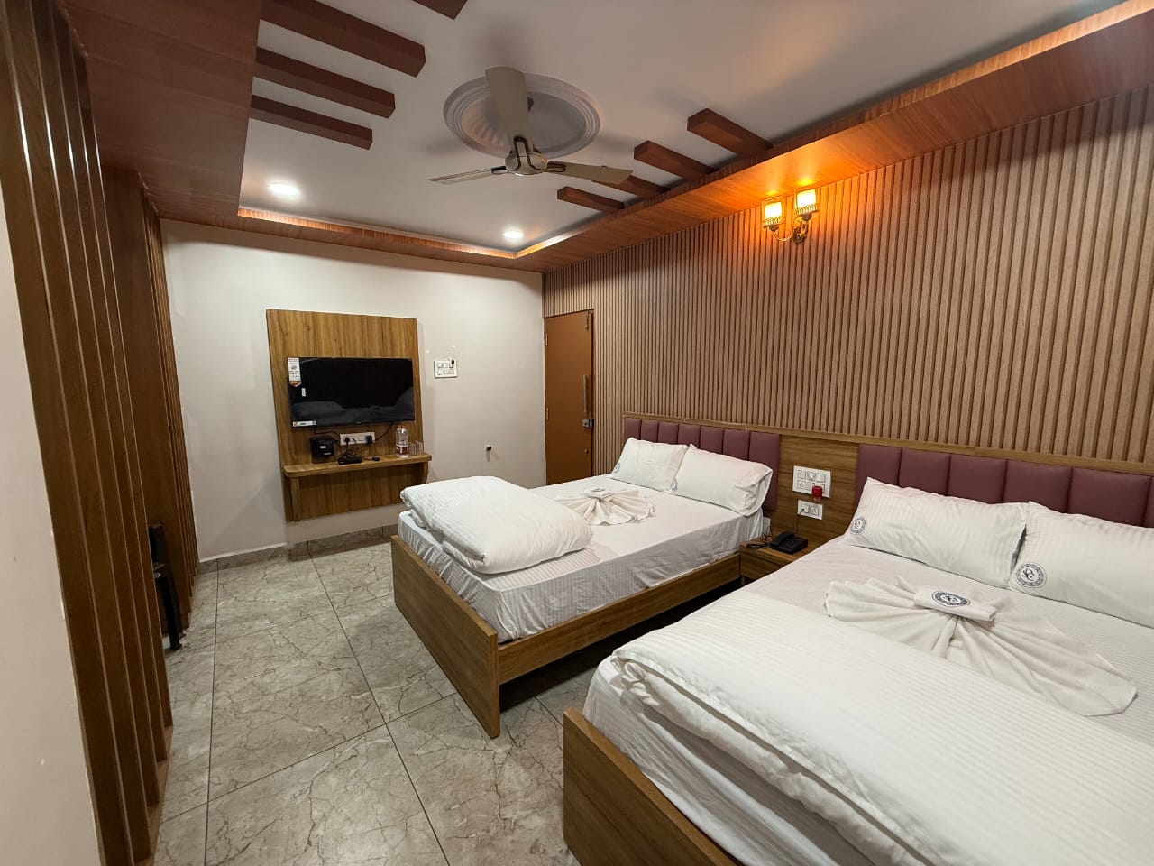 Clean and spacious room at Shri Durga Comforts Dharwad
